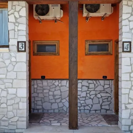 Miami Bed and Breakfast 3*